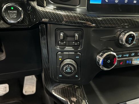 Used 2022 Ford F150 Lariat w/ Equipment Group 502A High AWD/4WD image 18