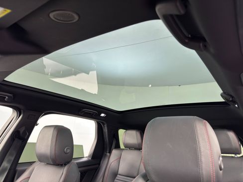 Used 2021 Land Rover Discovery Sport SE R-Dynamic image 11