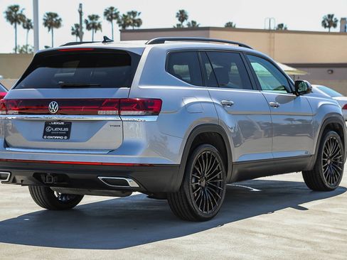 Used 2024 Volkswagen Atlas SE image 7