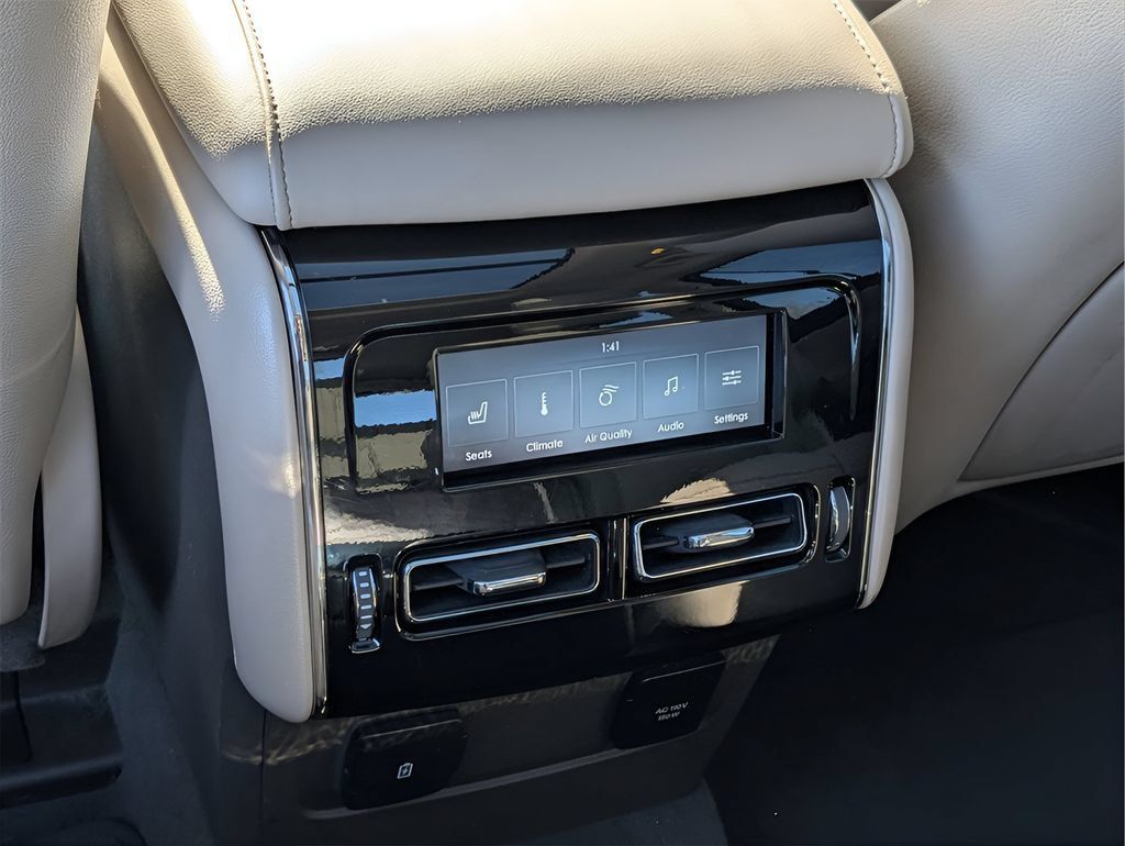 Used 2023 Lincoln Aviator Reserve w/ Equipment Group 201A RWD image 15
