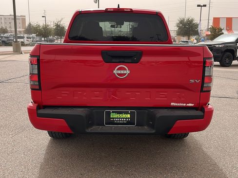 Used 2022 Nissan Frontier SV image 7