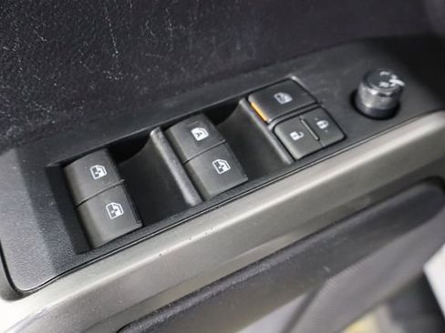 Used 2020 Toyota Tacoma SR5 image 21