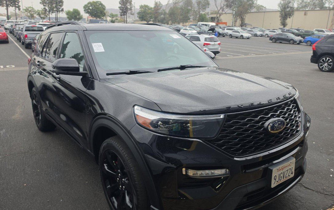 Used 2023 Ford Explorer ST w/ Equipment Group 401A AWD/4WD image 2