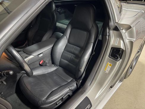 Used 2007 Chevrolet Corvette Coupe w/ Performance Package image 21