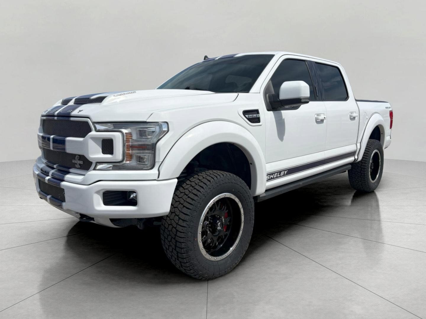 Used 2019 Ford F150 Lariat w/ Equipment Group 502A Luxury AWD/4WD image 4