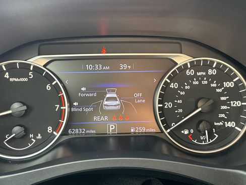 Used 2024 Nissan Altima 2.5 SV image 11