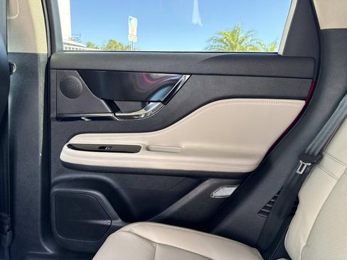 New 2026 Lincoln Corsair Premiere image 14