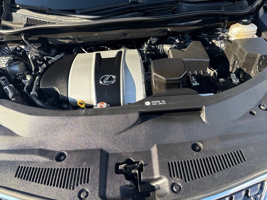 Used 2022 Lexus RX 350L FWD w/ Premium Package image 11
