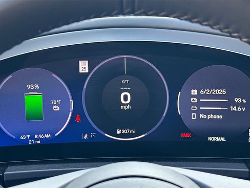 New 2025 Porsche Macan Electric image 26