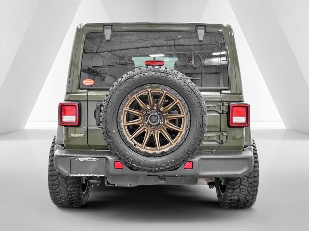 Used 2022 Jeep Wrangler Unlimited Sahara AWD/4WD image 6