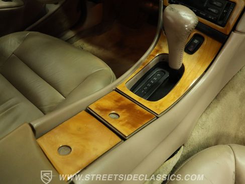 Used 1993 Lincoln Mark VIII RWD image 40