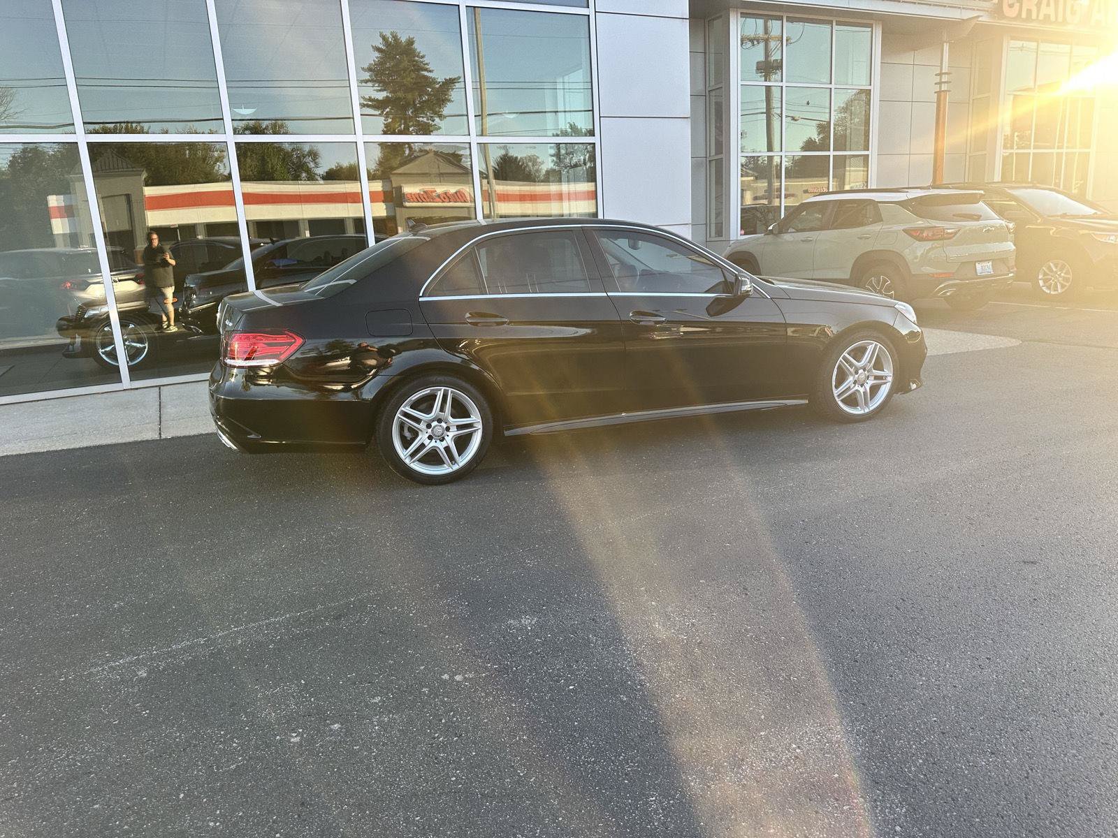 Used 2014 Mercedes-Benz E 350 4MATIC Sedan image 3