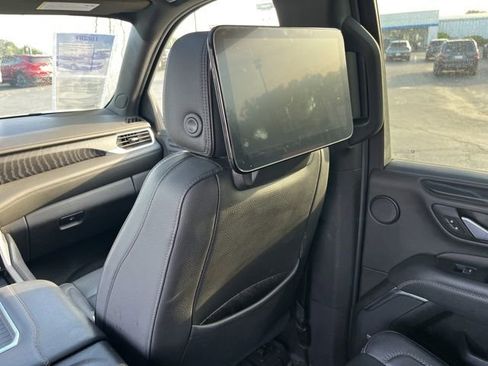 Used 2021 GMC Yukon Denali w/ Denali Ultimate Package AWD/4WD image 16