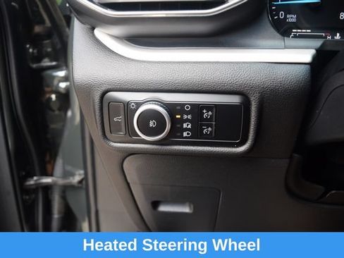 Used 2024 Ford Explorer XLT w/ Equipment Group 202A AWD/4WD image 7