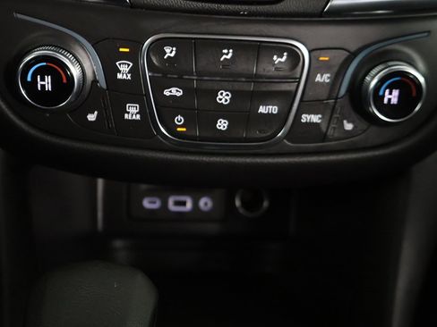 Used 2022 Chevrolet Equinox LT image 47