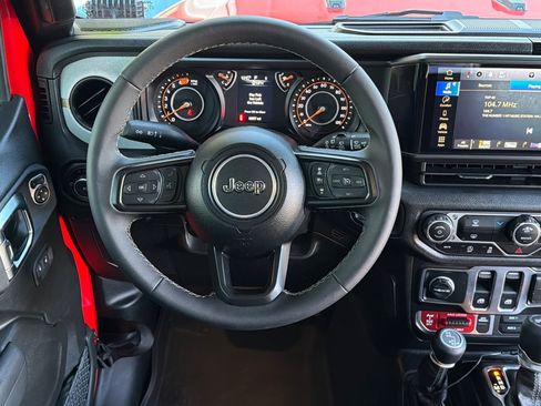 Used 2025 Jeep Wrangler Sport AWD/4WD image 11