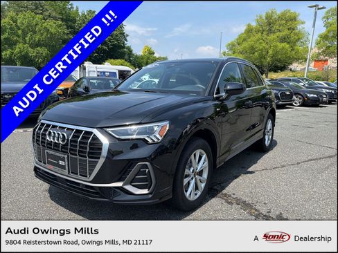 Used 2025 Audi Q3 2.0T Premium w/ Convenience Package AWD/4WD image 1
