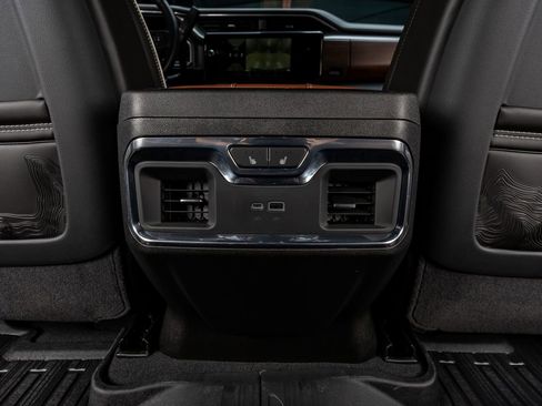 Used 2025 GMC Sierra 2500 Denali Ultimate image 33