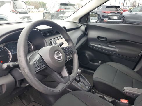 Used 2024 Nissan Kicks S image 18