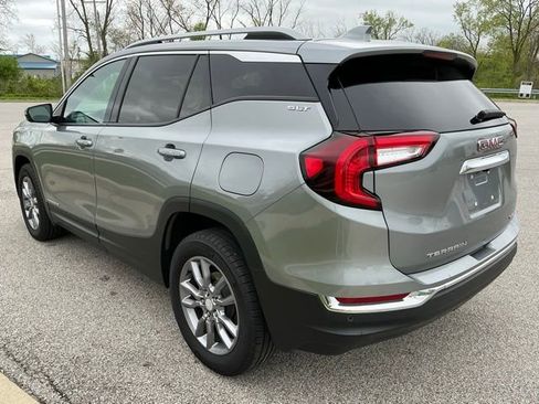 Used 2024 GMC Terrain SLT AWD/4WD image 4