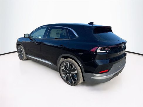 New 2025 VinFast VF 8 Plus image 5