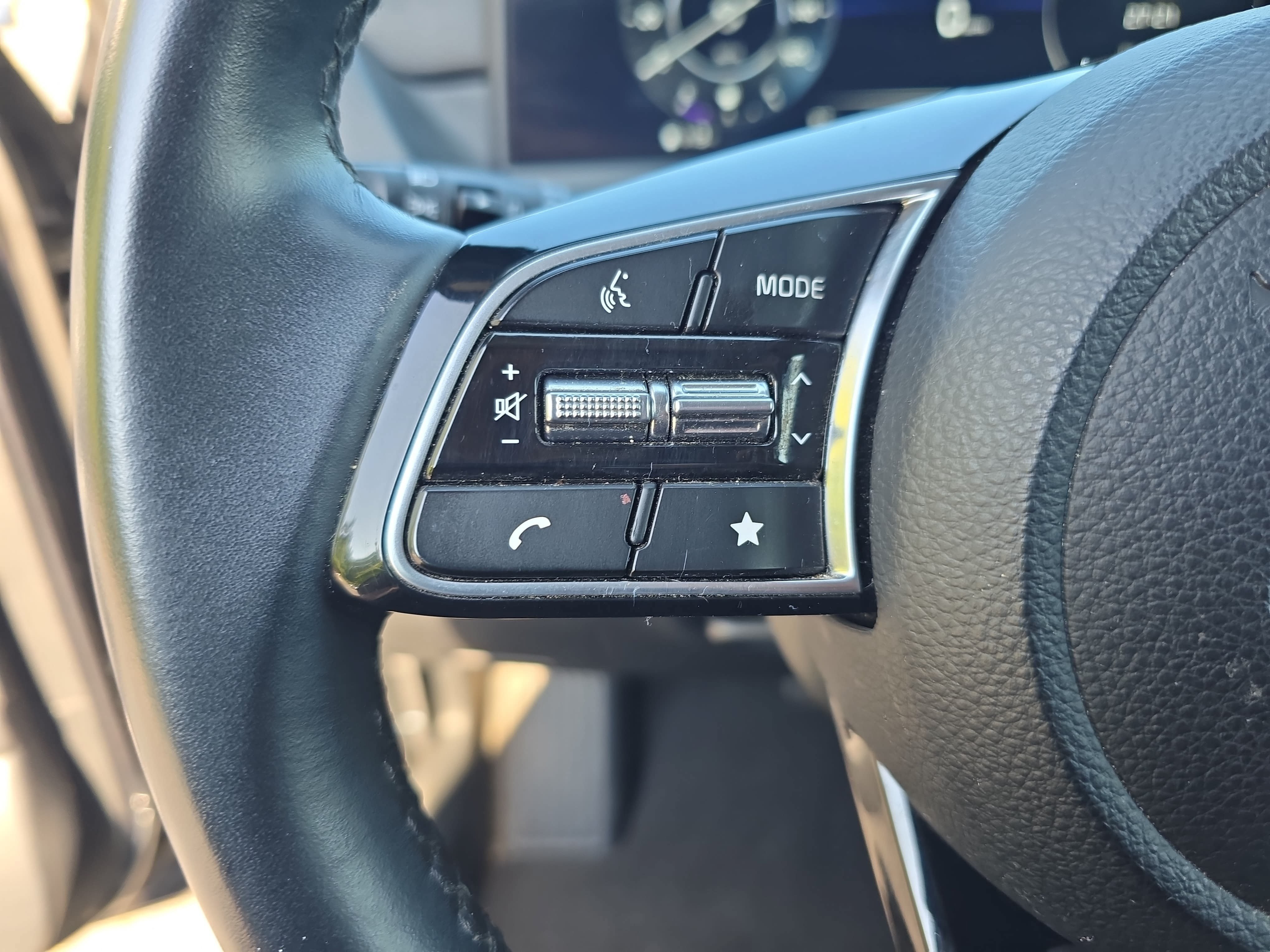 Used 2025 Kia Seltos EX w/ EX Sunroof Package AWD/4WD image 17