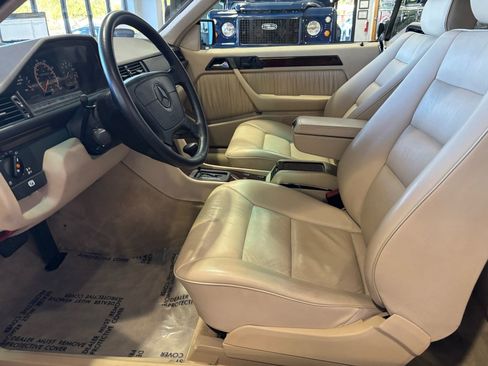 Used 1995 Mercedes-Benz E 320 Convertible image 7