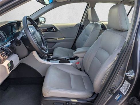 Used 2017 Honda Accord EX-L image 16