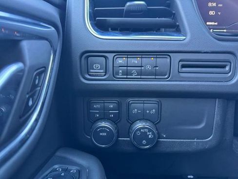 Used 2024 Chevrolet Tahoe Premier AWD/4WD image 30