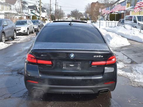 Used 2023 BMW 530e xDrive w/ Executive Package image 6