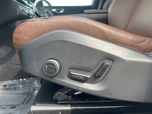 Certified 2024 Volvo XC60 T8 Plus w/ Protection Package Premier image 28