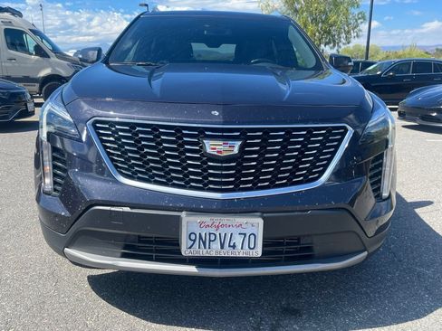 Used 2023 Cadillac XT4 Premium Luxury FWD image 3