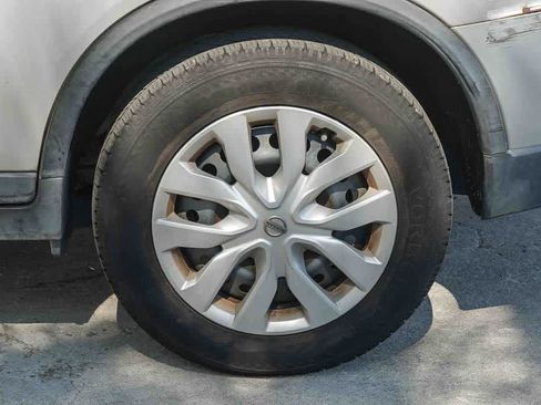 Used 2016 Nissan Rogue S FWD image 11