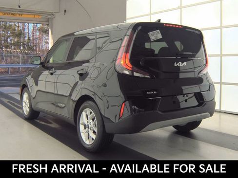 Used 2025 Kia Soul LX image 5