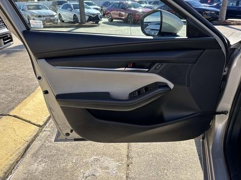 Used 2025 MAZDA MAZDA3 s image 11