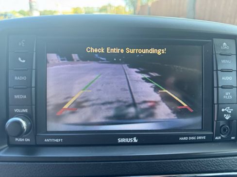 Used 2018 Dodge Grand Caravan SE w/ UConnect Hands-Free Group FWD image 20