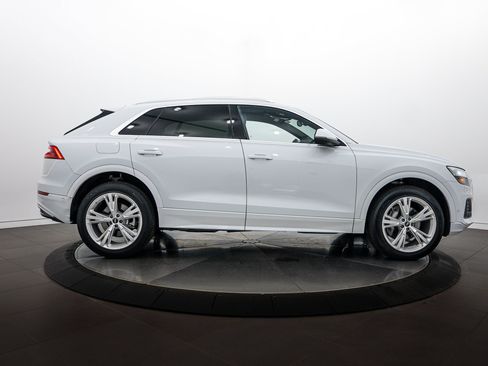 Certified 2023 Audi Q8 Premium w/ Convenience Package AWD/4WD image 3