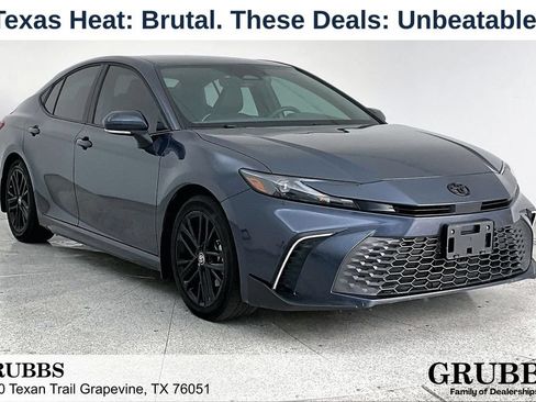Used 2026 Toyota Camry SE w/ Convenience Package FWD image 1