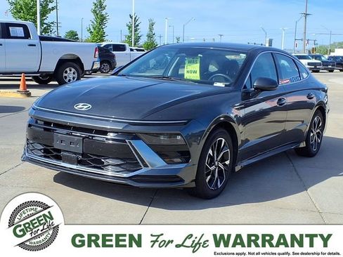 Certified 2025 Hyundai Sonata SEL FWD image 1