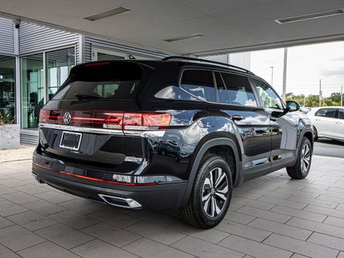 New 2026 Volkswagen Atlas SE FWD image 2