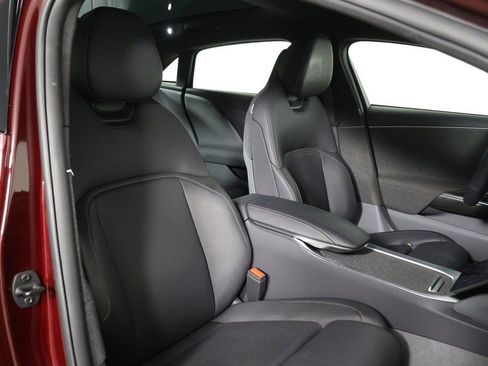 Used 2024 Lucid Air Touring image 32