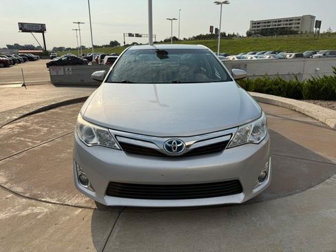 Used 2014 Toyota Camry XLE w/ Leather Package FWD image 11
