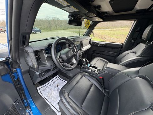 Used 2025 Ford Bronco Badlands image 30