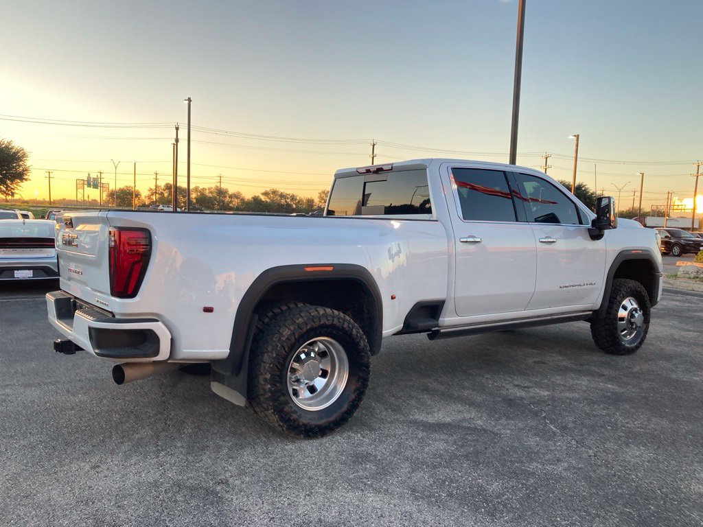 Used 2026 GMC Sierra 3500 Denali Ultimate AWD/4WD image 5