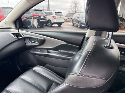 Used 2018 Nissan Murano SL w/ Midnight Edition Package image 17