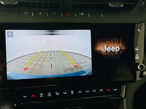 New 2026 Jeep Grand Cherokee Limited w/ Trailer Tow Package AWD/4WD image 9