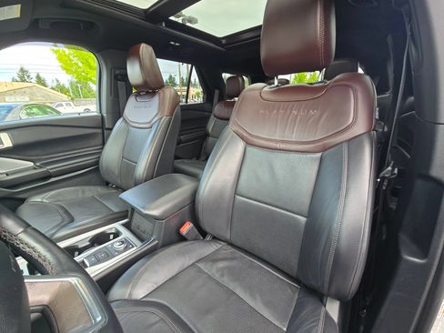 Used 2020 Ford Explorer Platinum w/ Premium Technology Package AWD/4WD image 22