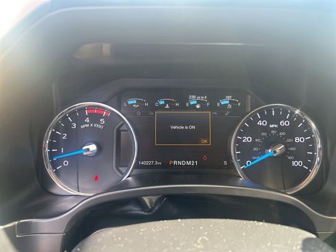 Used 2017 Ford F250 Lariat w/ Lariat Value Package AWD/4WD image 4
