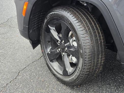 New 2025 Jeep Grand Cherokee Limited w/ Black Appearance Package image 22