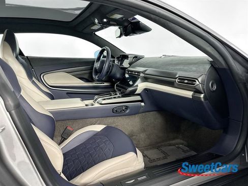 Used 2025 Aston Martin Vanquish image 10